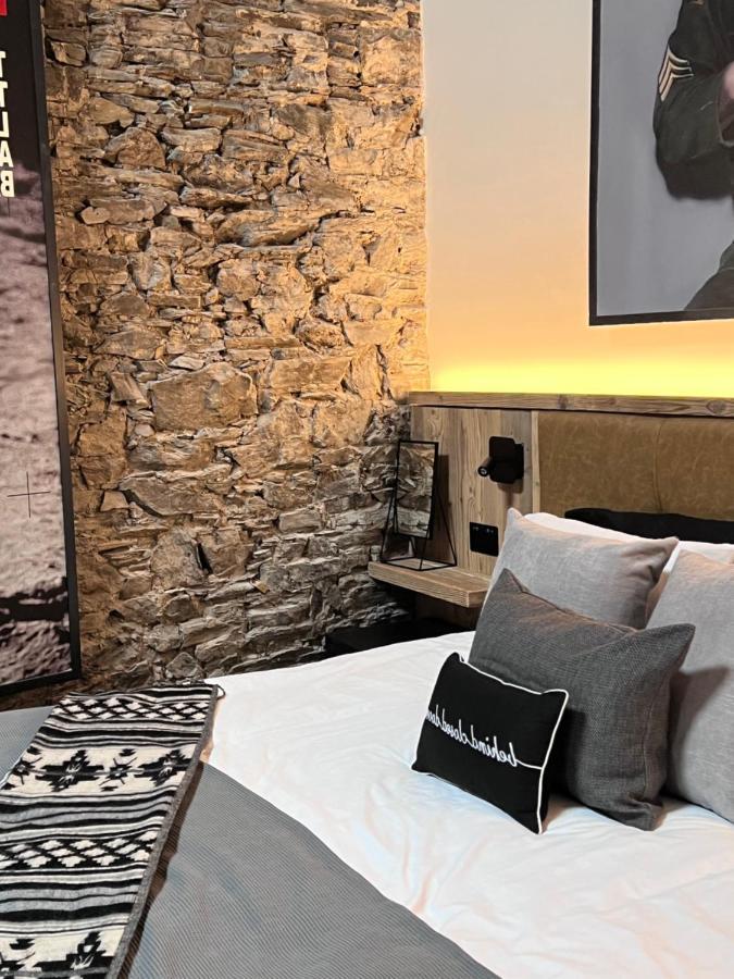 Loft 11 Stunning Luxury Nyc Loft Style Interior Designed 2Bd Apartment Excellent City Centre Location Mezzanine Cinema Room Designer Furniture Amazing Space Douglas Luaran gambar