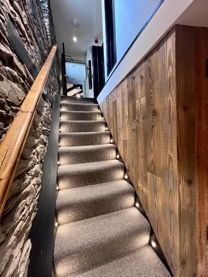 Loft 11 Stunning Luxury Nyc Loft Style Interior Designed 2Bd Apartment Excellent City Centre Location Mezzanine Cinema Room Designer Furniture Amazing Space Douglas Luaran gambar