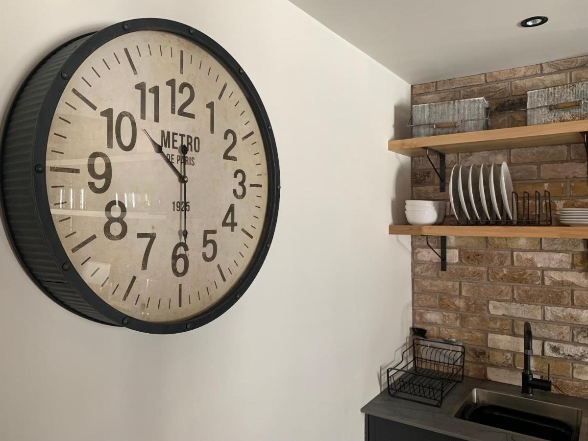 Loft 11 Stunning Luxury Nyc Loft Style Interior Designed 2Bd Apartment Excellent City Centre Location Mezzanine Cinema Room Designer Furniture Amazing Space Douglas Luaran gambar