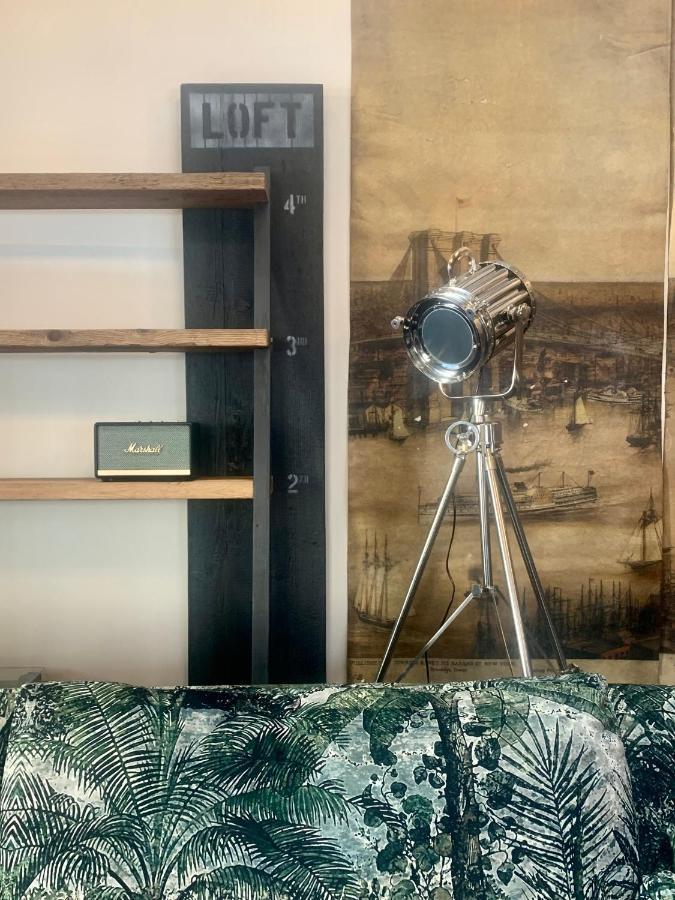 Loft 11 Stunning Luxury Nyc Loft Style Interior Designed 2Bd Apartment Excellent City Centre Location Mezzanine Cinema Room Designer Furniture Amazing Space Douglas Luaran gambar